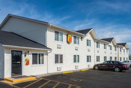 Super 8 by Wyndham Sheridan image 13