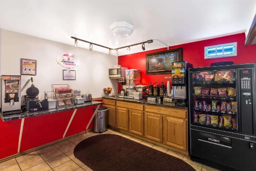 Super 8 by Wyndham Sheridan image 15