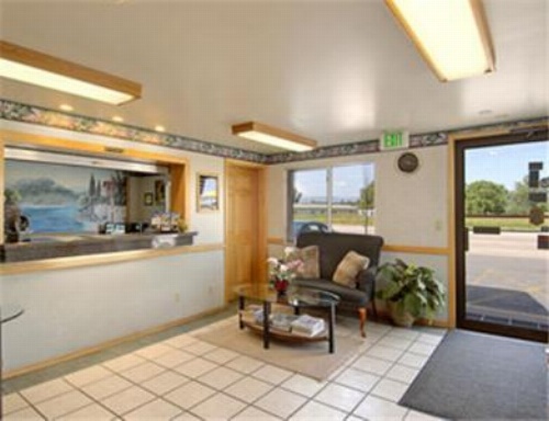 Super 8 by Wyndham Sheridan image 26