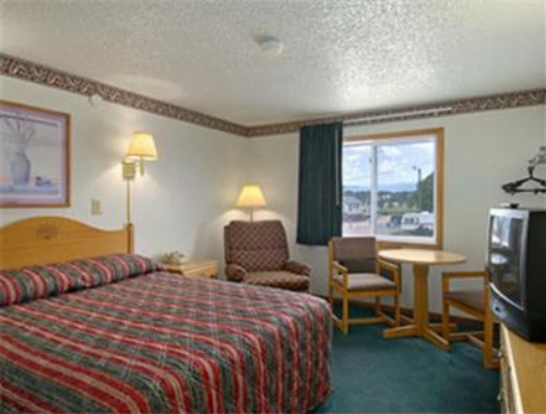 Super 8 by Wyndham Sheridan image 28