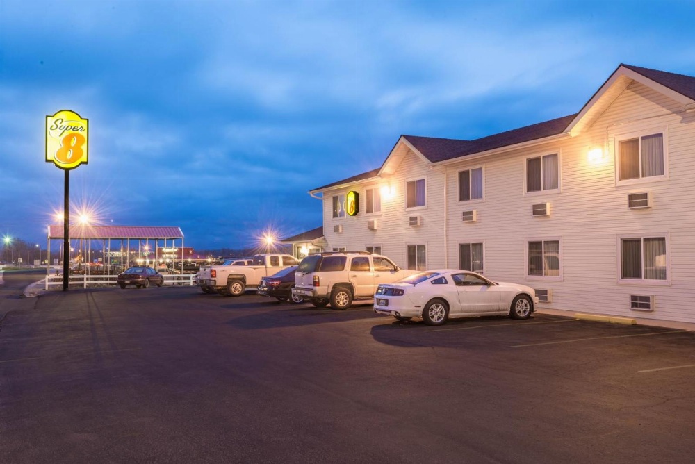 Super 8 by Wyndham Sheridan Super 8 by Wyndham Sheridan