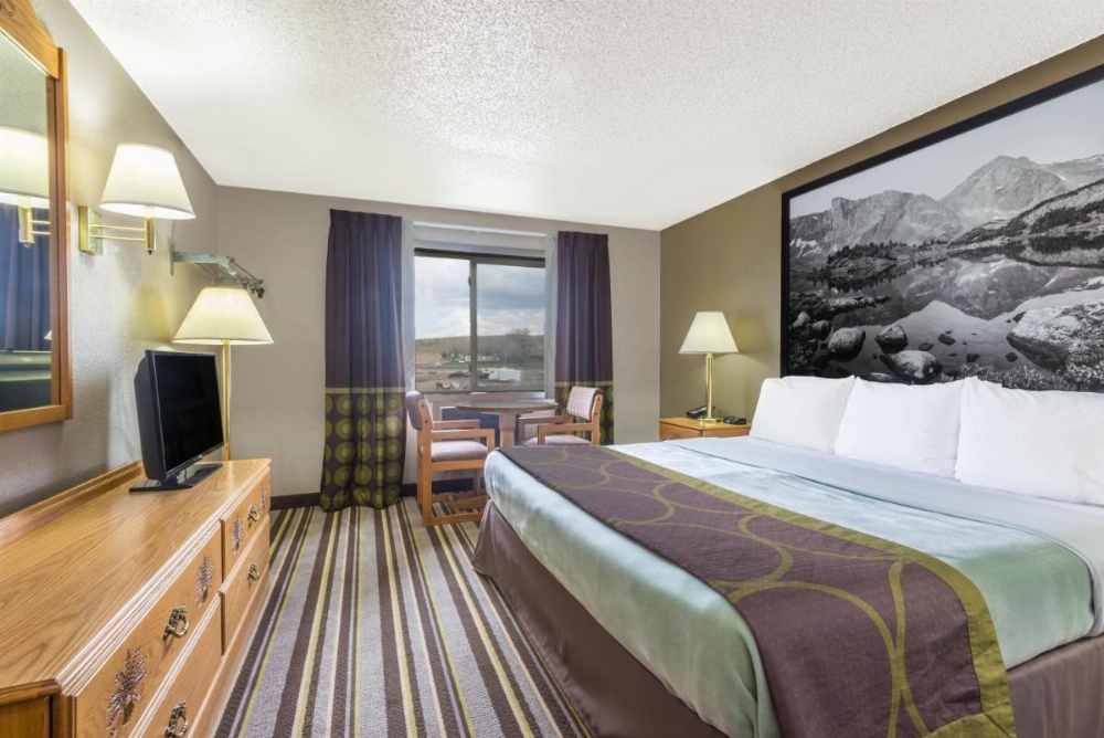 Super 8 by Wyndham Sheridan